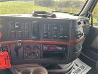 2007 Volvo VNL780