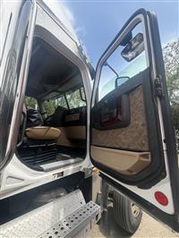 2015 Freightliner Coronado 122SD