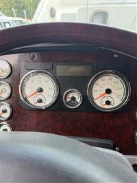 2015 Freightliner Coronado 122SD