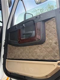 2015 Freightliner Coronado 122SD