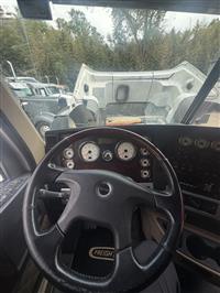 2015 Freightliner Coronado 122SD