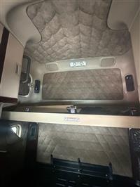 2015 Freightliner Coronado 122SD