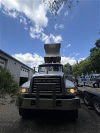 2015 Mack GU (Granite)