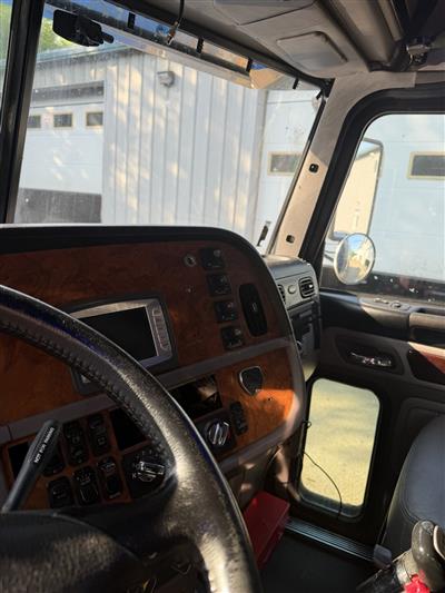 2019 Peterbilt 389