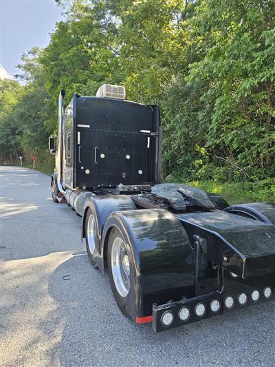 2005 Kenworth W900L