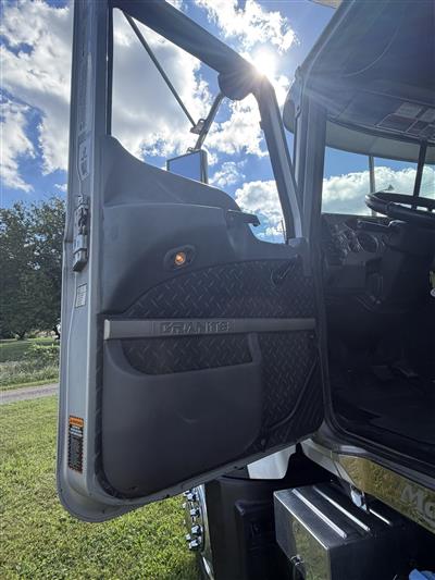 2015 Mack GU (Granite)