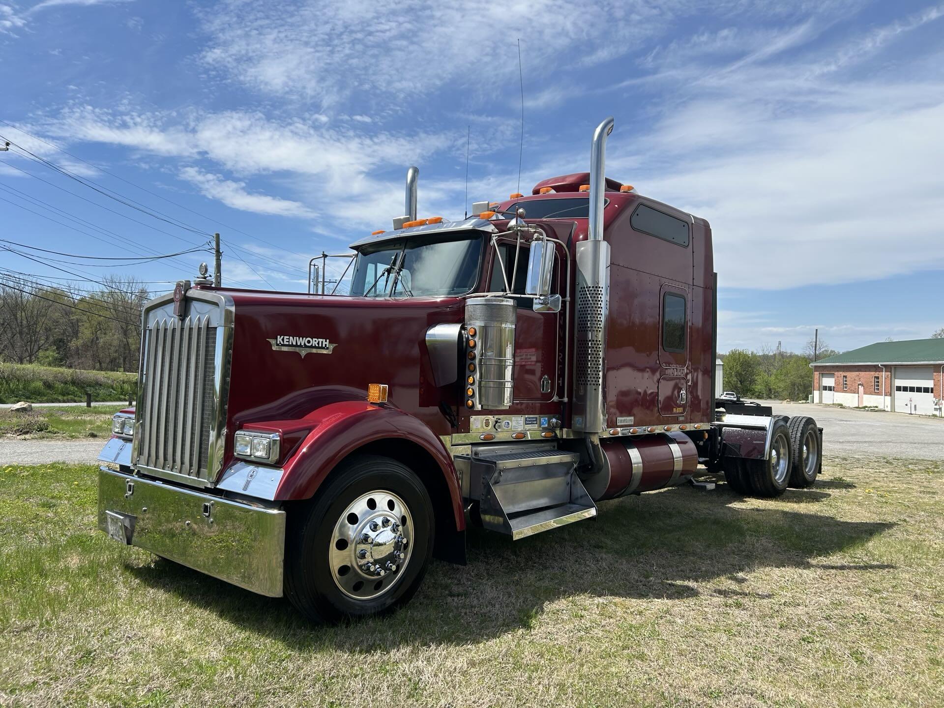 2004 Kenworth W900