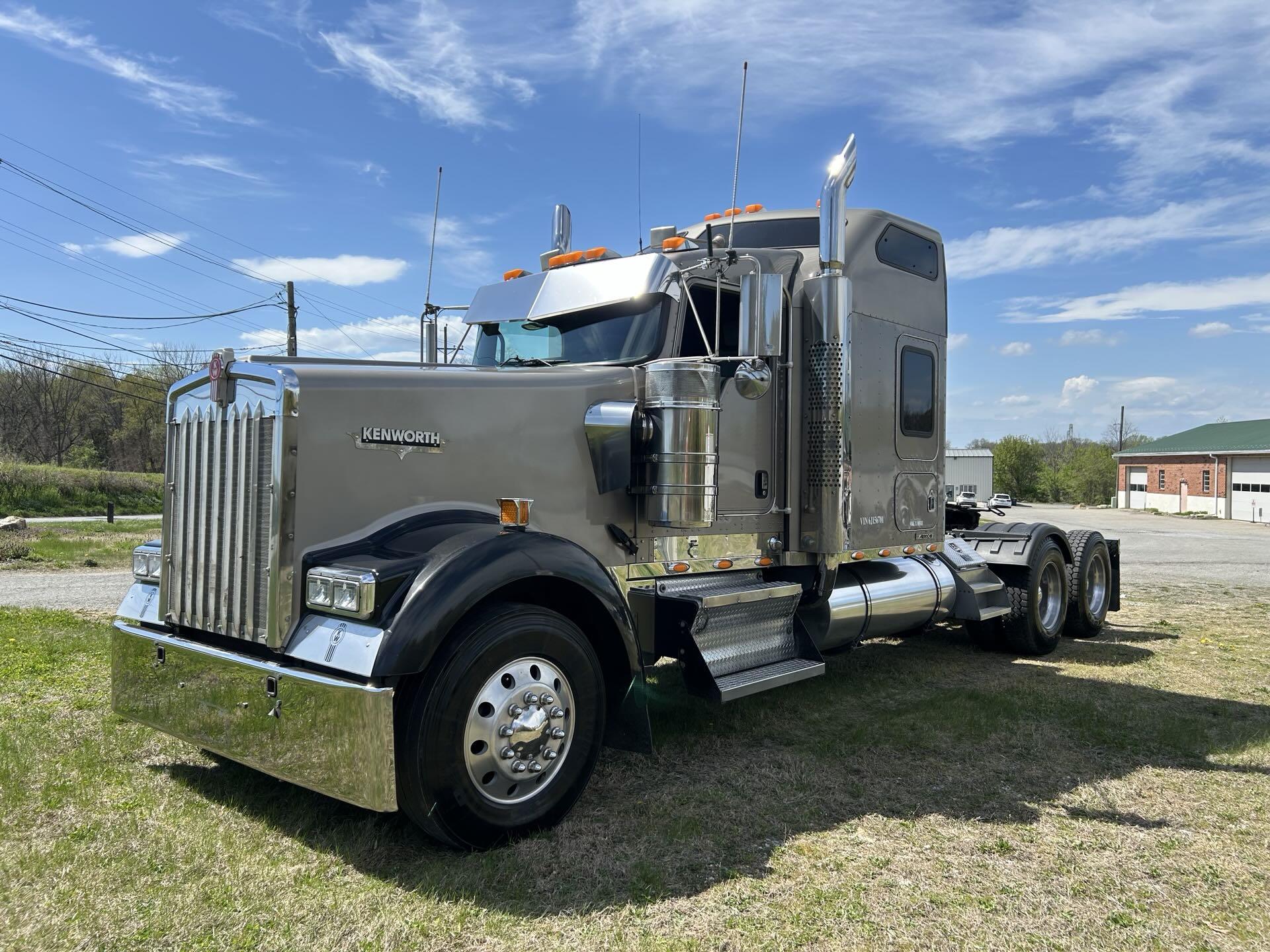2006 Kenworth W900L