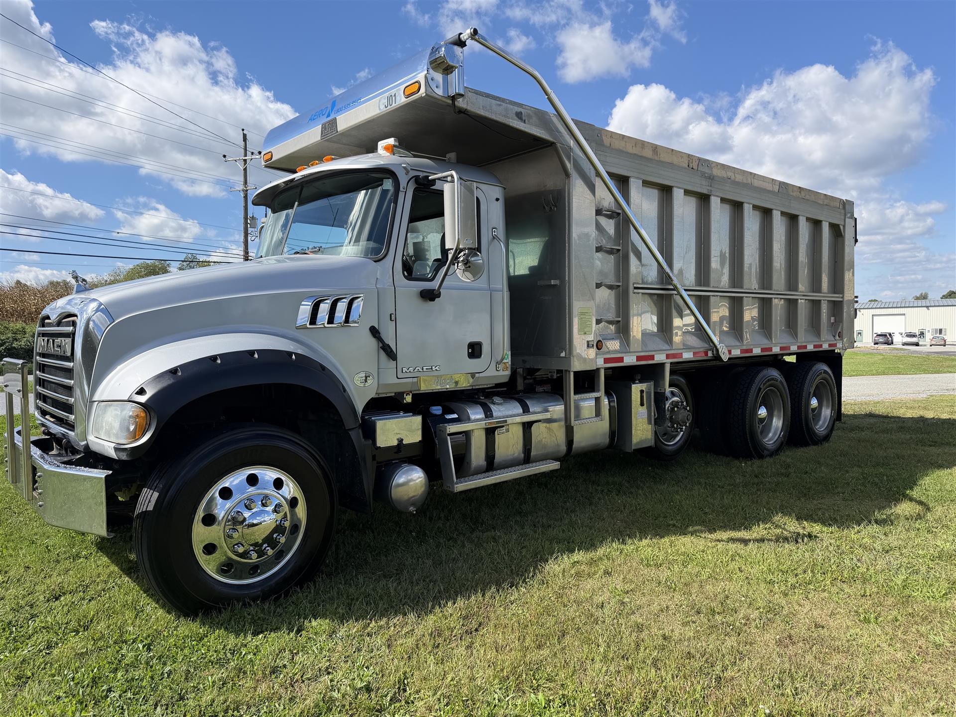 2015 Mack GU (Granite)