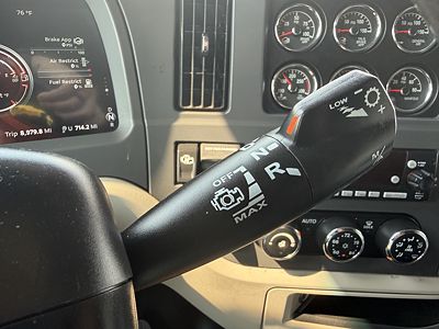 2023 Peterbilt 579