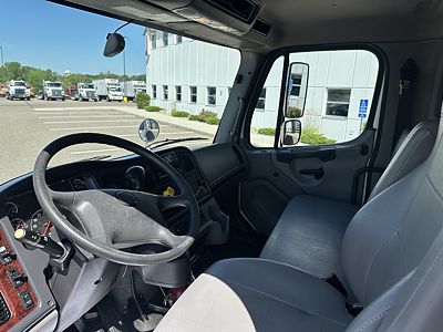 2020 Freightliner M2 106