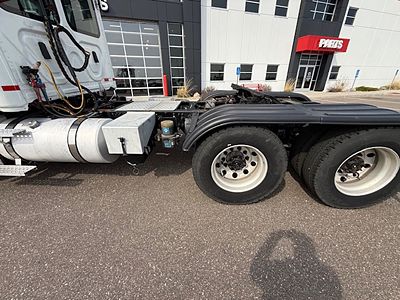2020 Freightliner CA113DC