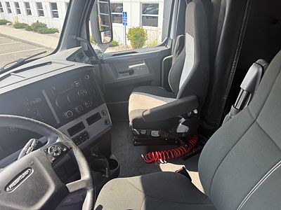 2021 Freightliner CASCADIA 126