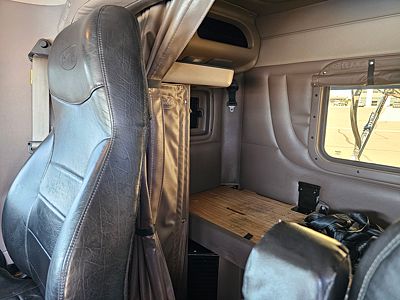 2019 Peterbilt 389