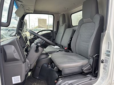 2025 Isuzu NRR
