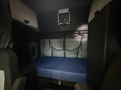 2021 Freightliner CASCADIA 126