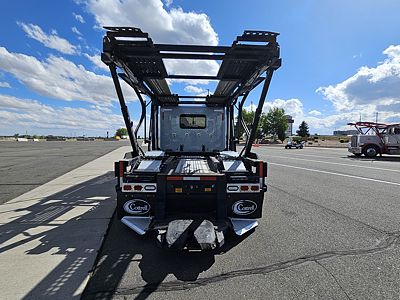 2017 Peterbilt 389