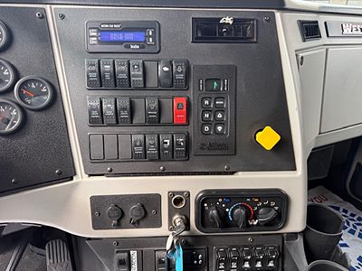 2019 WST 4700SF