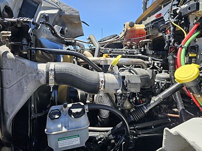 2017 WST 4700SB