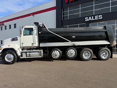 2020 WST 4700SF