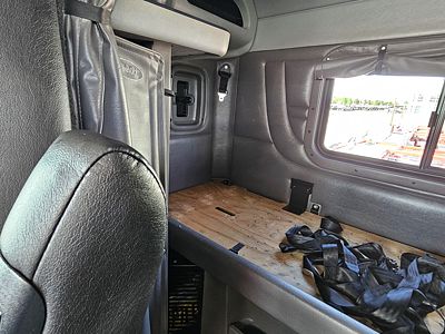 2020 Peterbilt 389