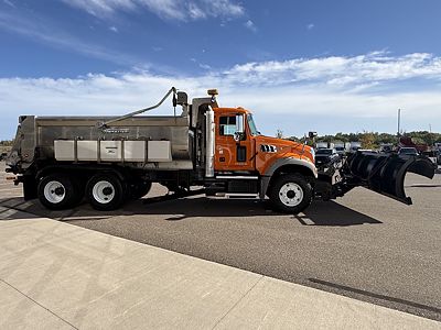 2014 Mack Granite