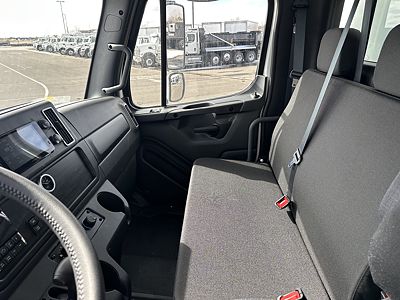 2025 Freightliner M2106