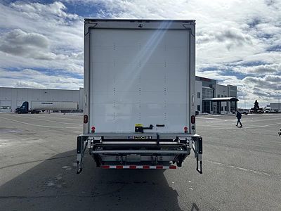 2025 Freightliner M2106