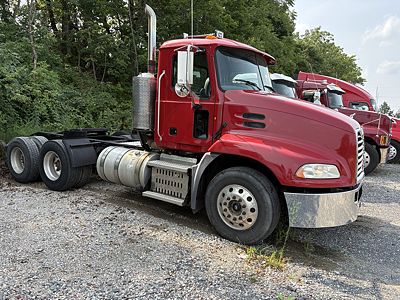 2014 Mack PINNACLE