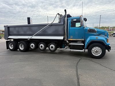 2019 WST 4700SF