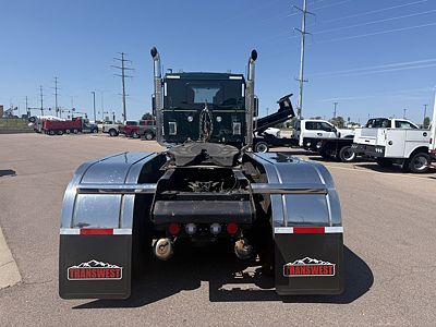 2024 Kenworth W990