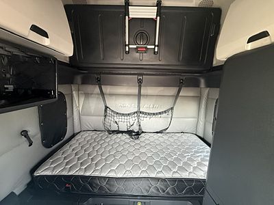 2022 Freightliner CASCADIA 126