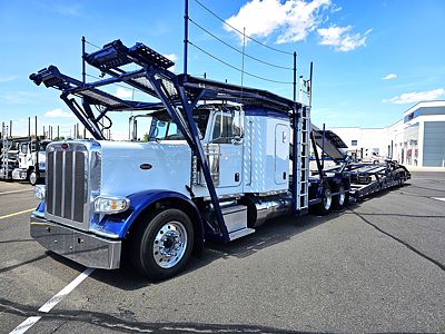 2023 Peterbilt 389