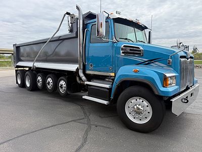 2019 WST 4700SF
