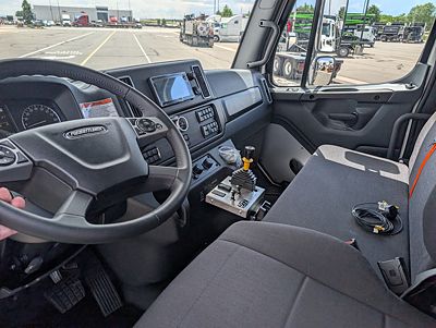 2027 Freightliner M2106