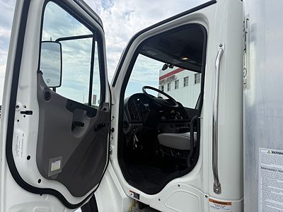 2022 Freightliner M2 106