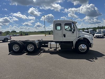 2015 Freightliner M2 106