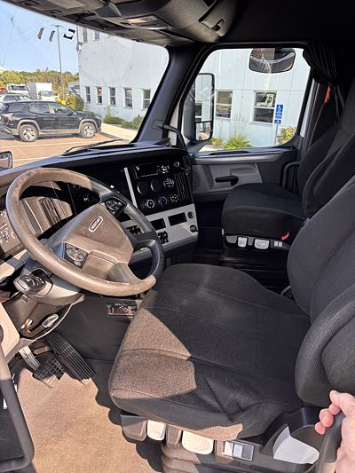 2022 Freightliner CASCADIA