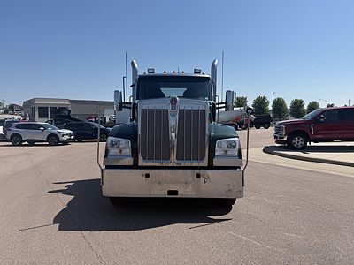 2024 Kenworth W990