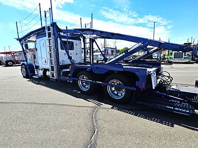 2023 Peterbilt 389