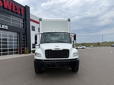 2022 Freightliner M2 106