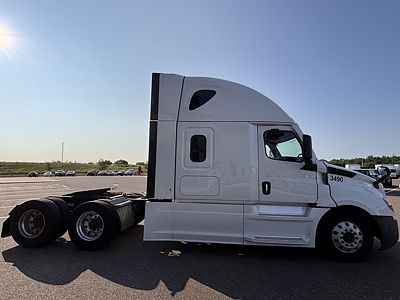 2022 Freightliner CASCADIA