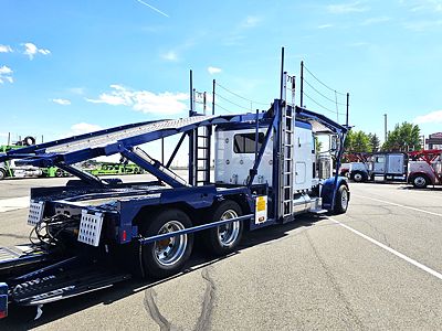 2023 Peterbilt 389