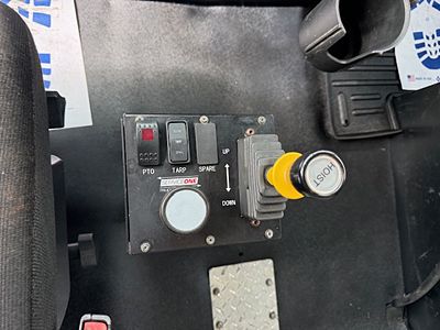 2019 WST 4700SF