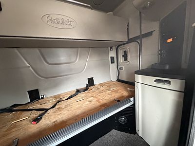2023 Peterbilt 579