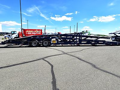 2023 Peterbilt 389