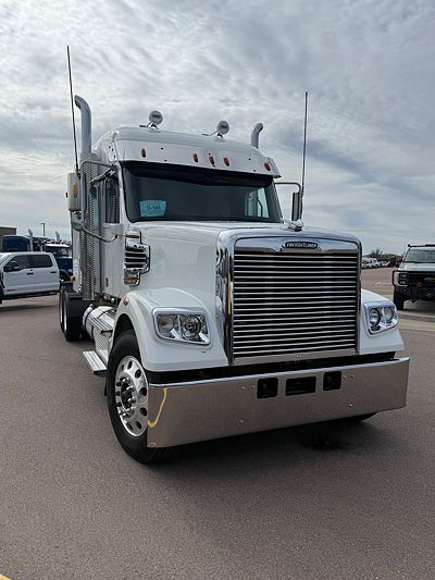 2023 Freightliner 122SD