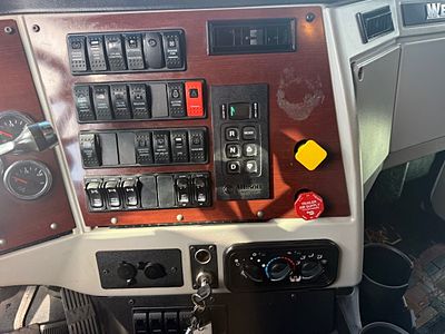2020 WST 4700SF