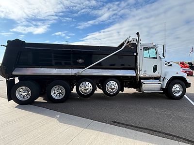 2020 WST 4700SF