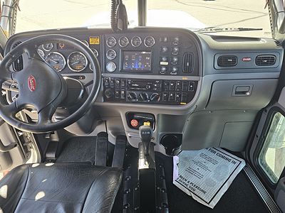2022 Peterbilt 389